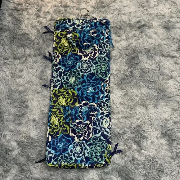 Vera Bradley Travel Bag - Picture 6 of 9